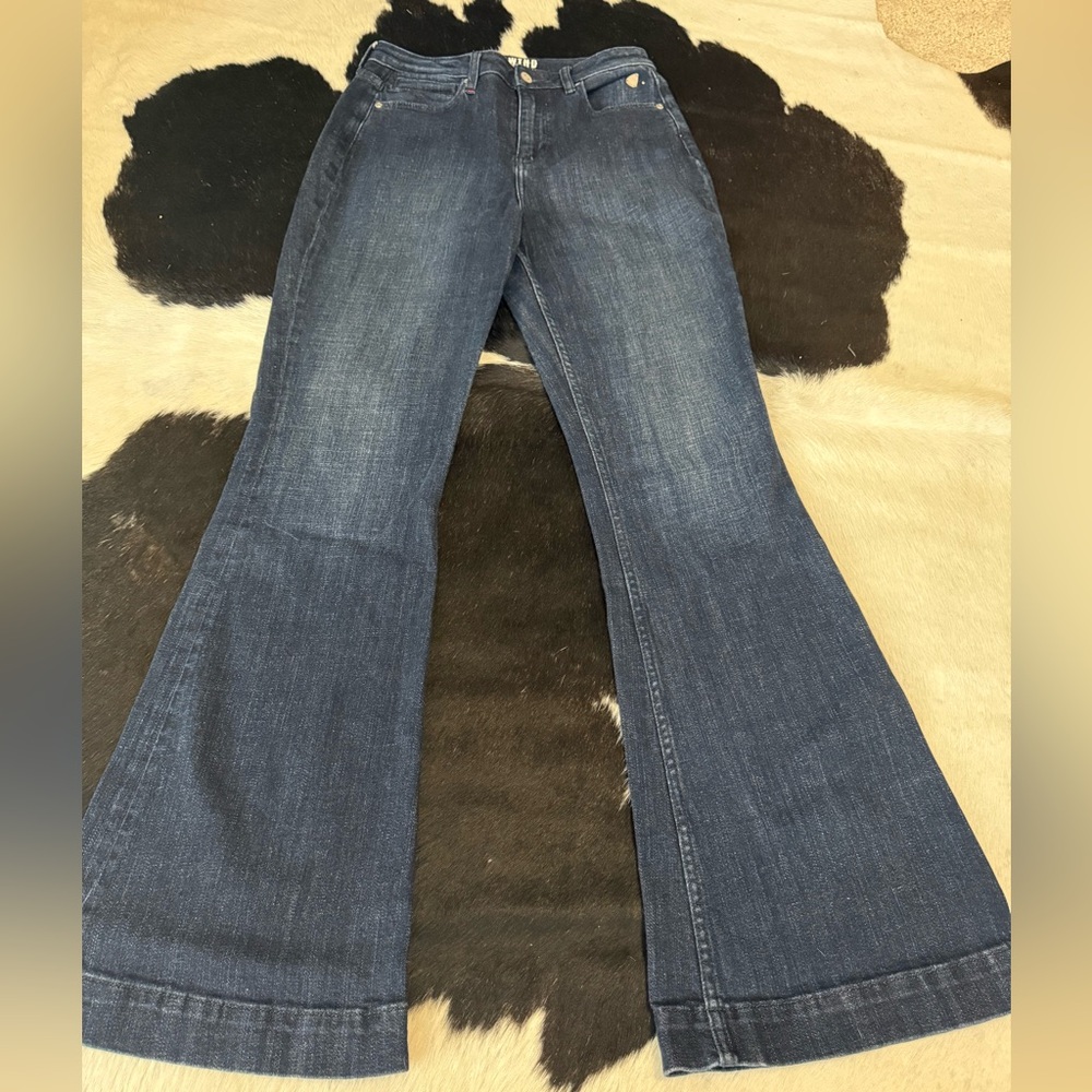 Women's Flared Jeans